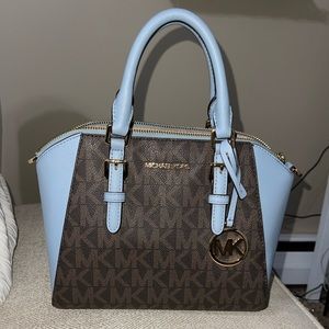 Micheal Kors Ciara Medium Messenger